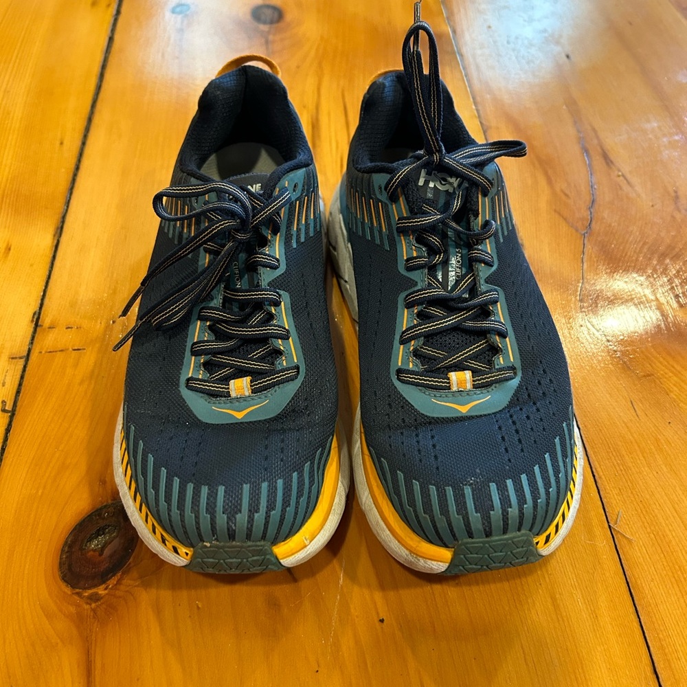 Hoka Clifton 5 - Men's size 8